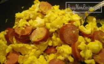 quick scrambled eggs with hot dog