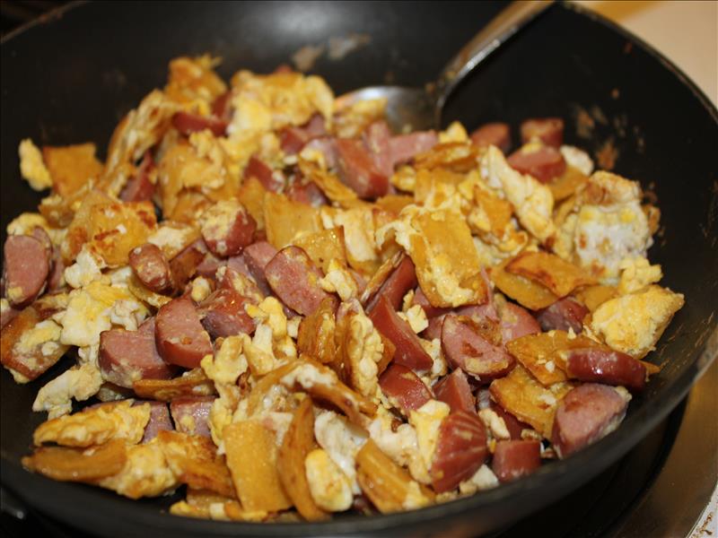 Scrambled Eggs, Hot Dogs, and Tortillas - Busy Mom Recipes